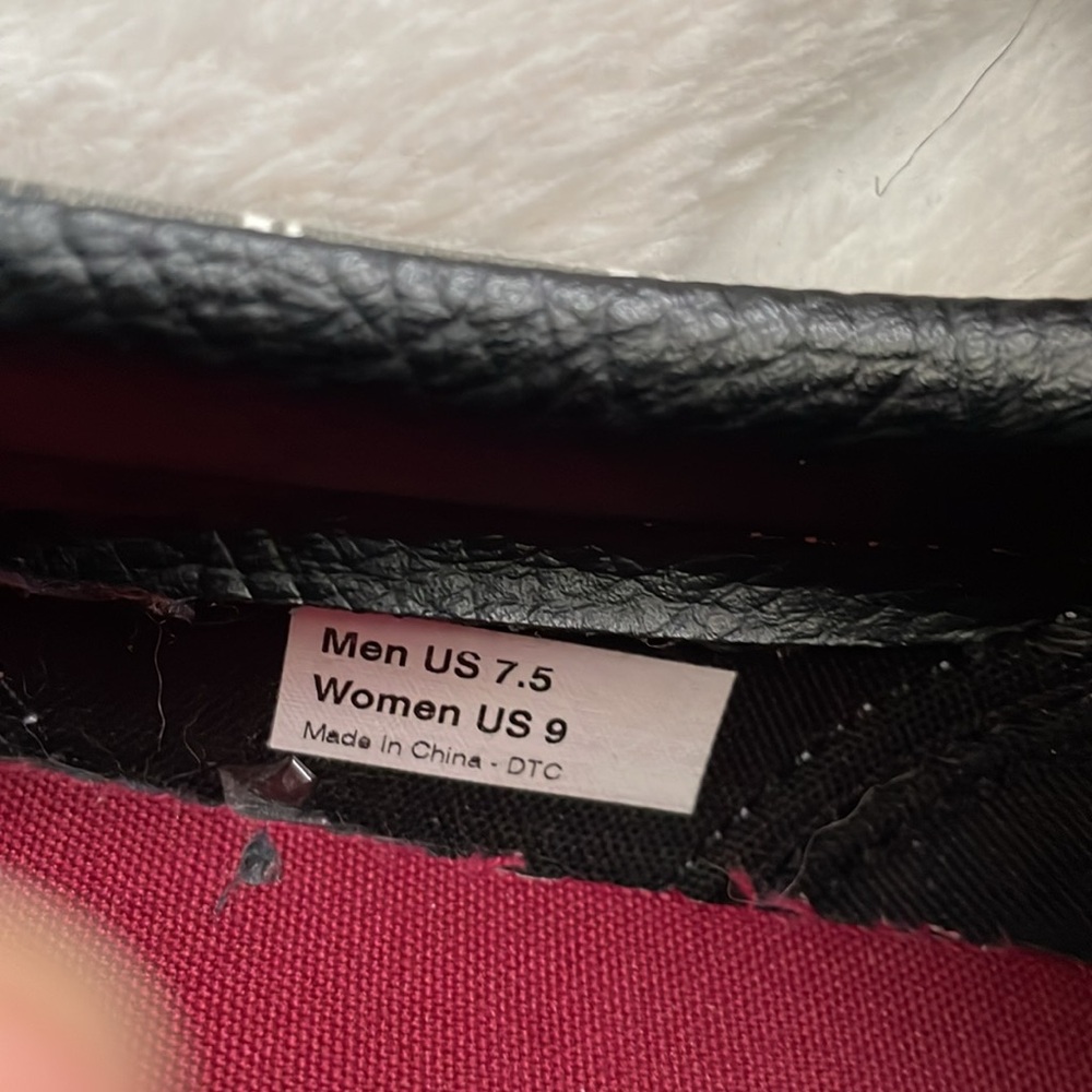 Vans - Picture 7 of 10